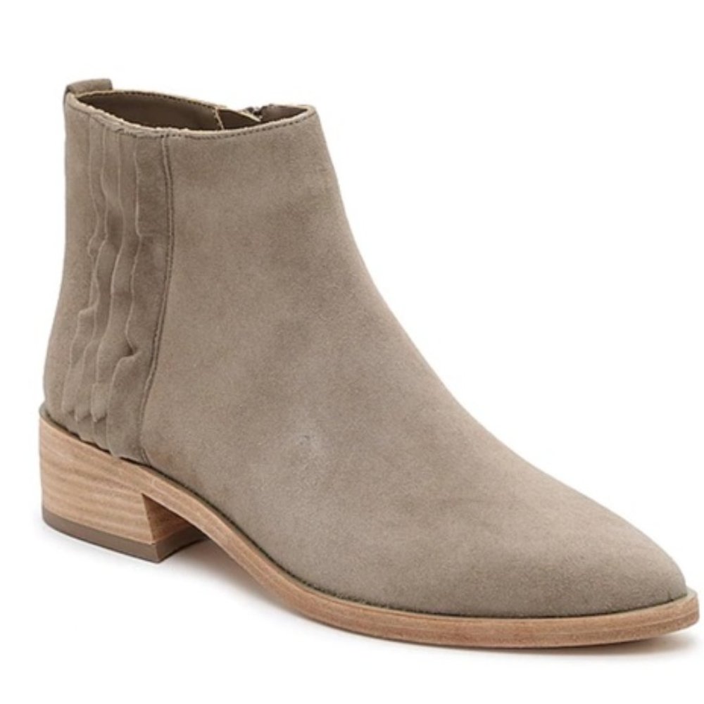 Vaneli Fazar Bootie with Ruffle - Picture 8 of 8